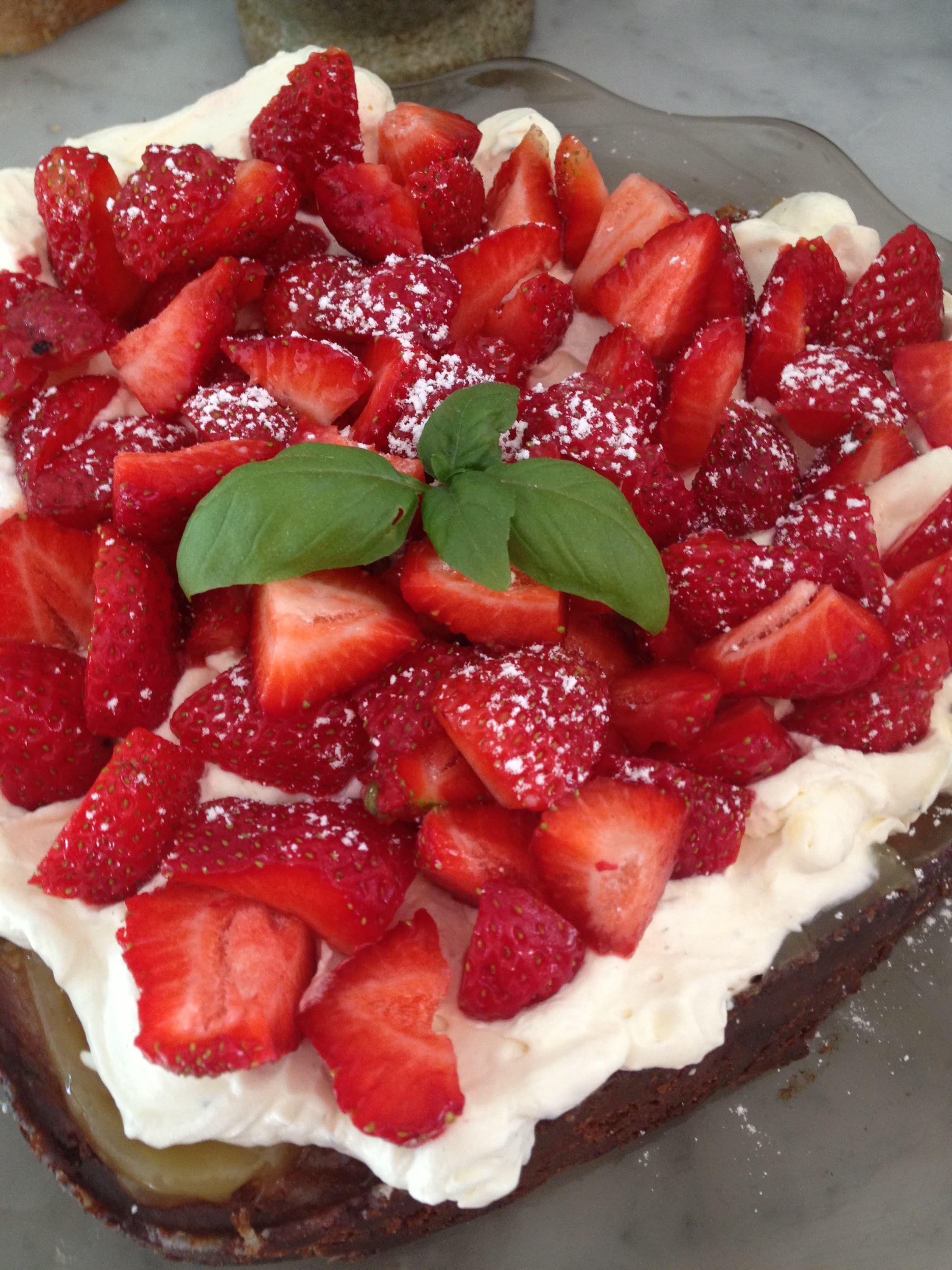 Fruntimmersveckan, Kristina får en klassisk jordgubbstårta med twist