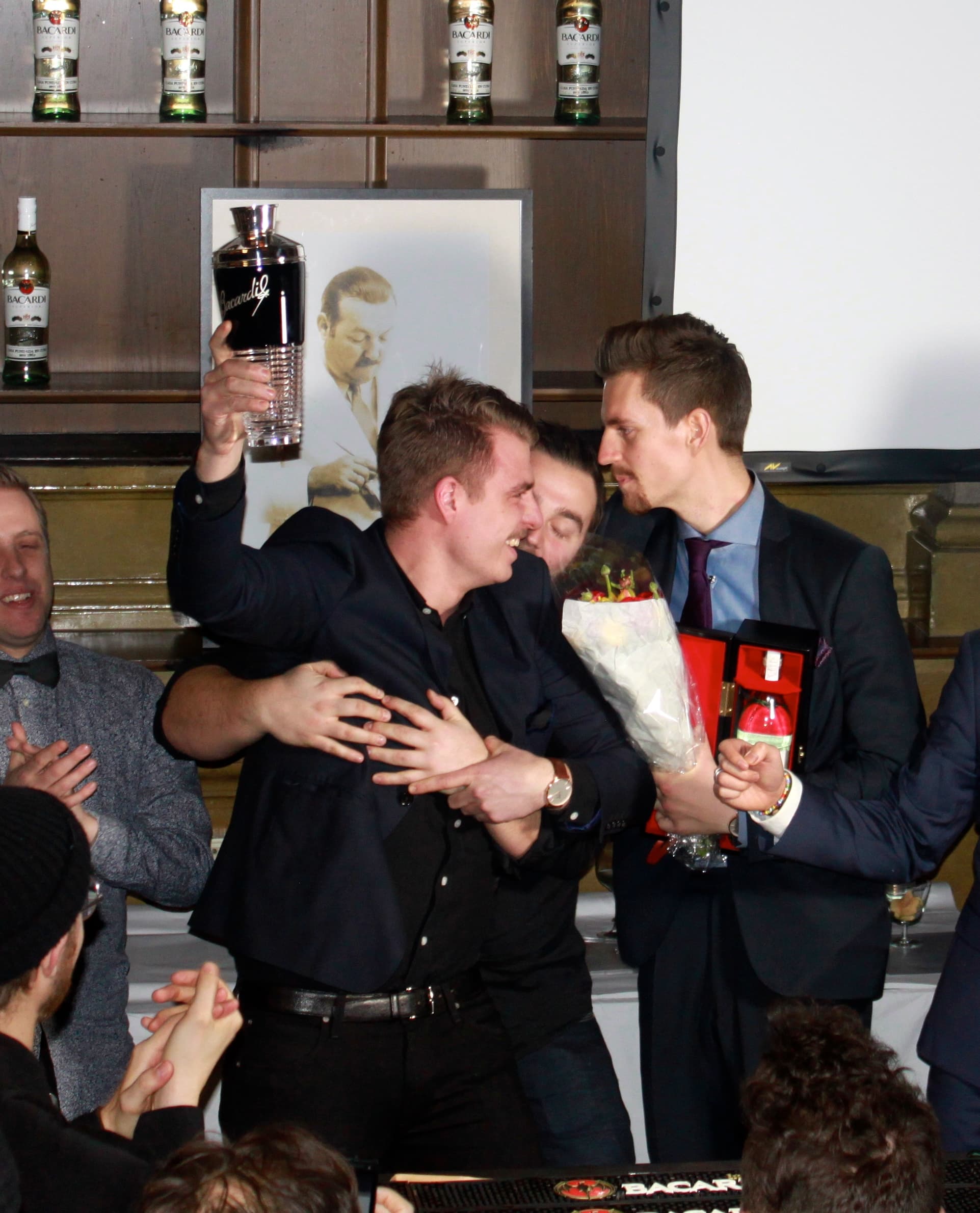 bild på Mattias Skoog är den svenska vinnaren i Bacardi Legacy Cocktail Competition