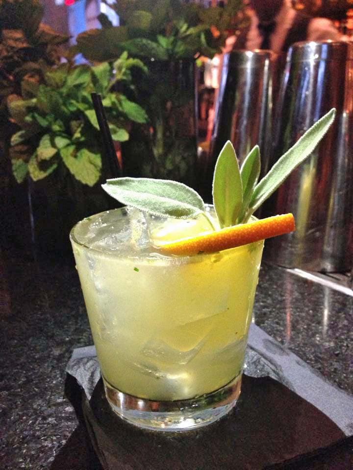 bild på I BAREN med Sean Eden – Sobe cocktail med tequila, bourbon, jalapeno och lime