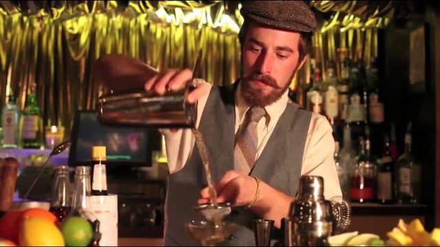 bild på I BAREN med Madeleine Rapp – Överanalytiska bartenders, feeling, bärs och järn!