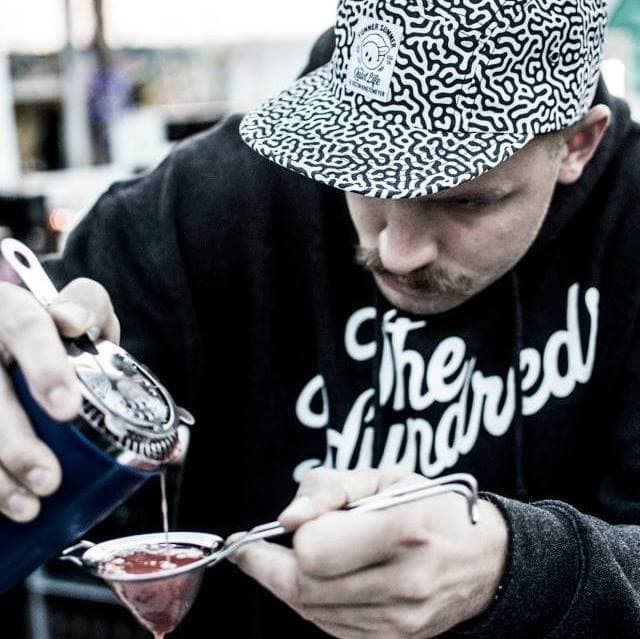 I BAREN med Tom Surma – SLUTA VARA SKITNÖDIG OCH GE ANDRA PROPS!!