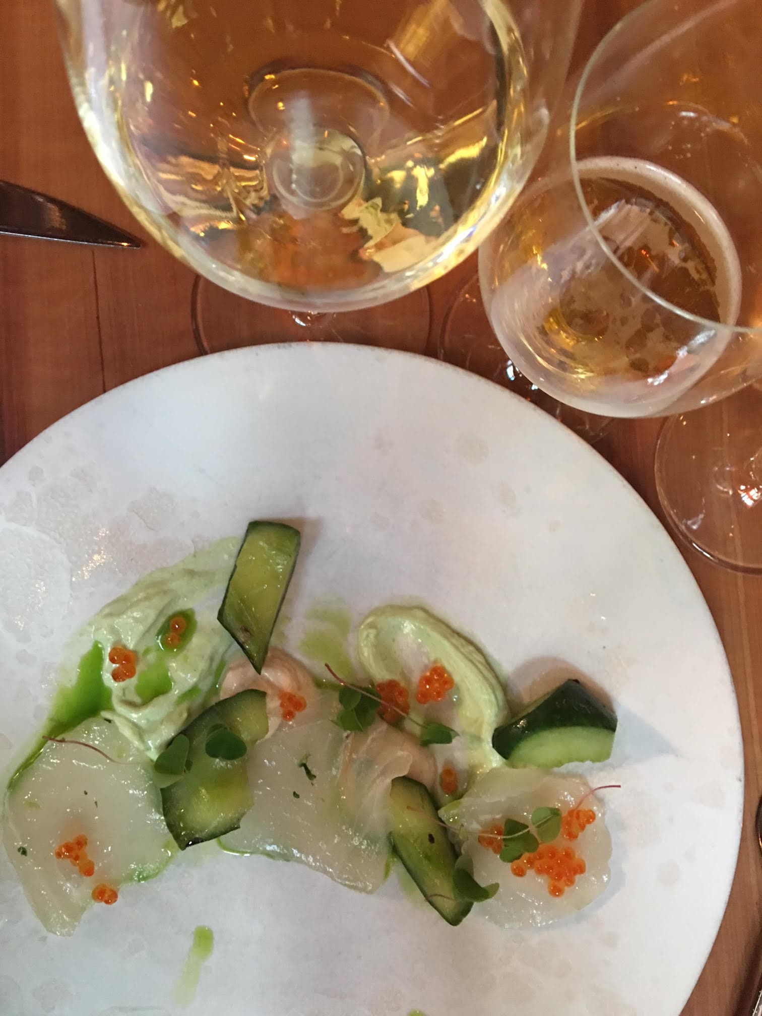 Kvinnor kan i restaurangköket.