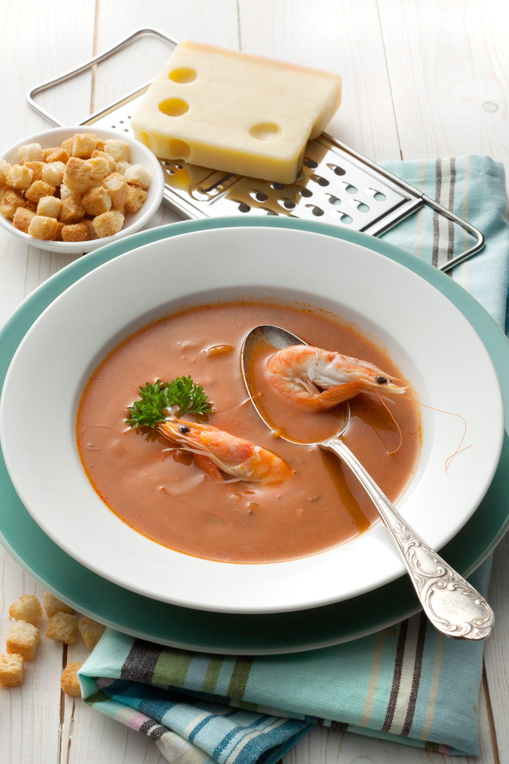 Bouillabaise med rouille och frasiga krutonger