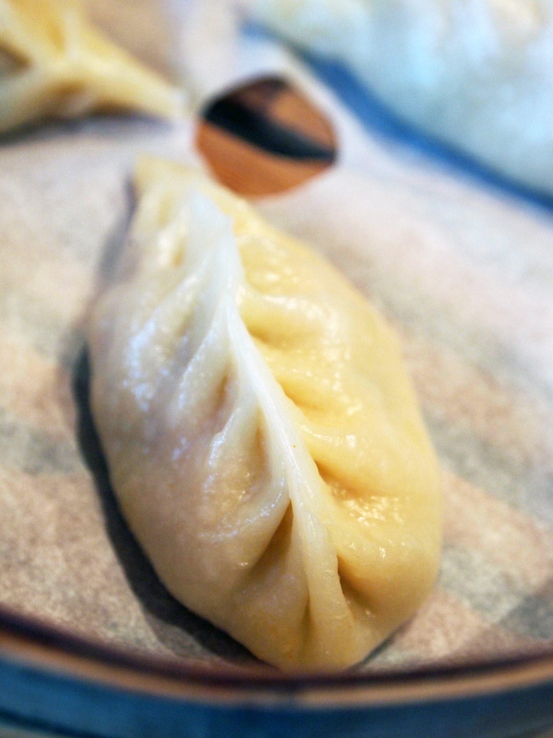 Ångad Dim Sum med chilikryddad torsk, ingefära, pimiento samt soya- och svartpeppardip