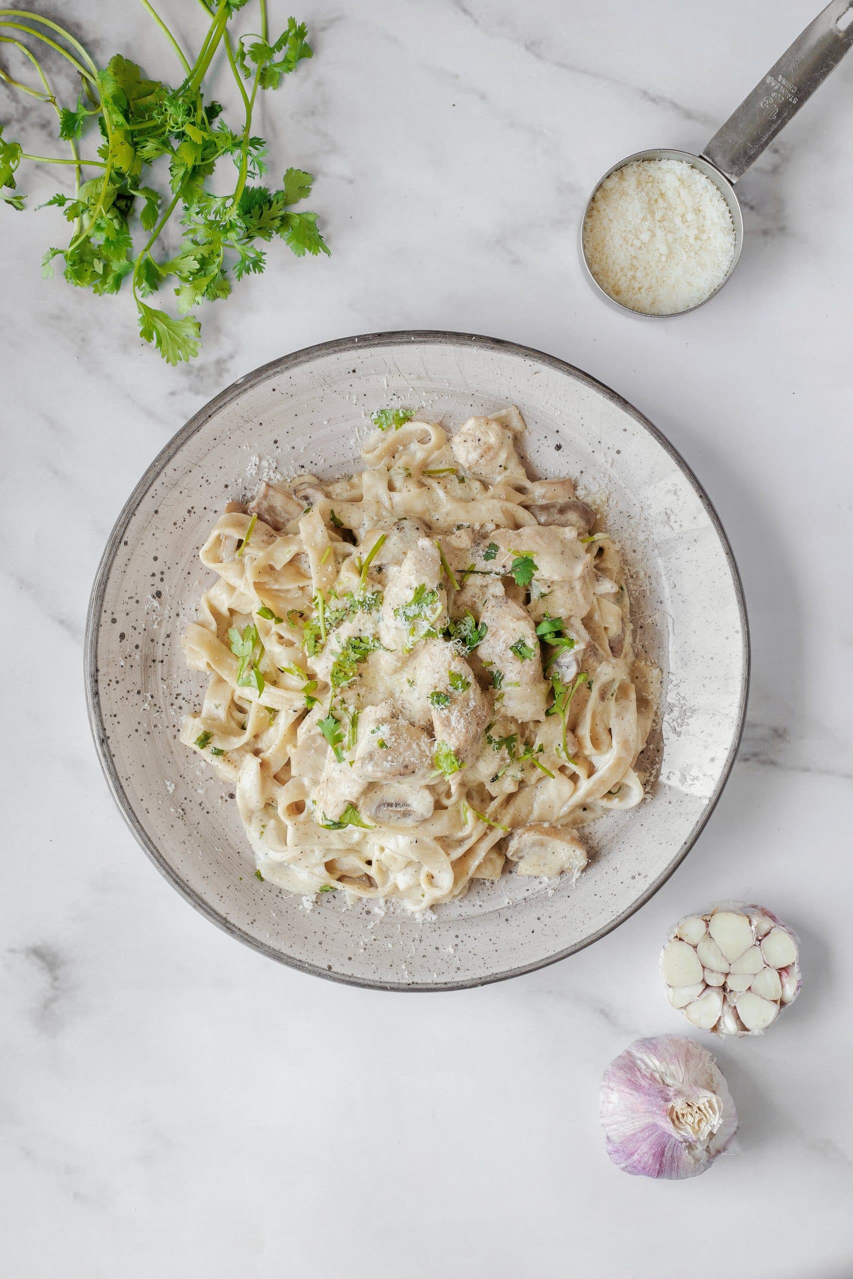 Pasta med kyckling, grönkål och vitlök Fredrik Schelin