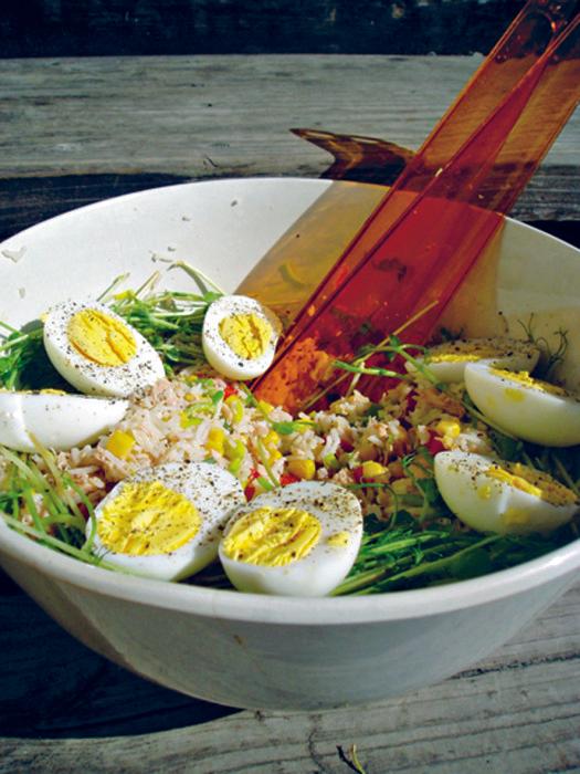 Tonfisksallad med ris och Rhode Islanddressing