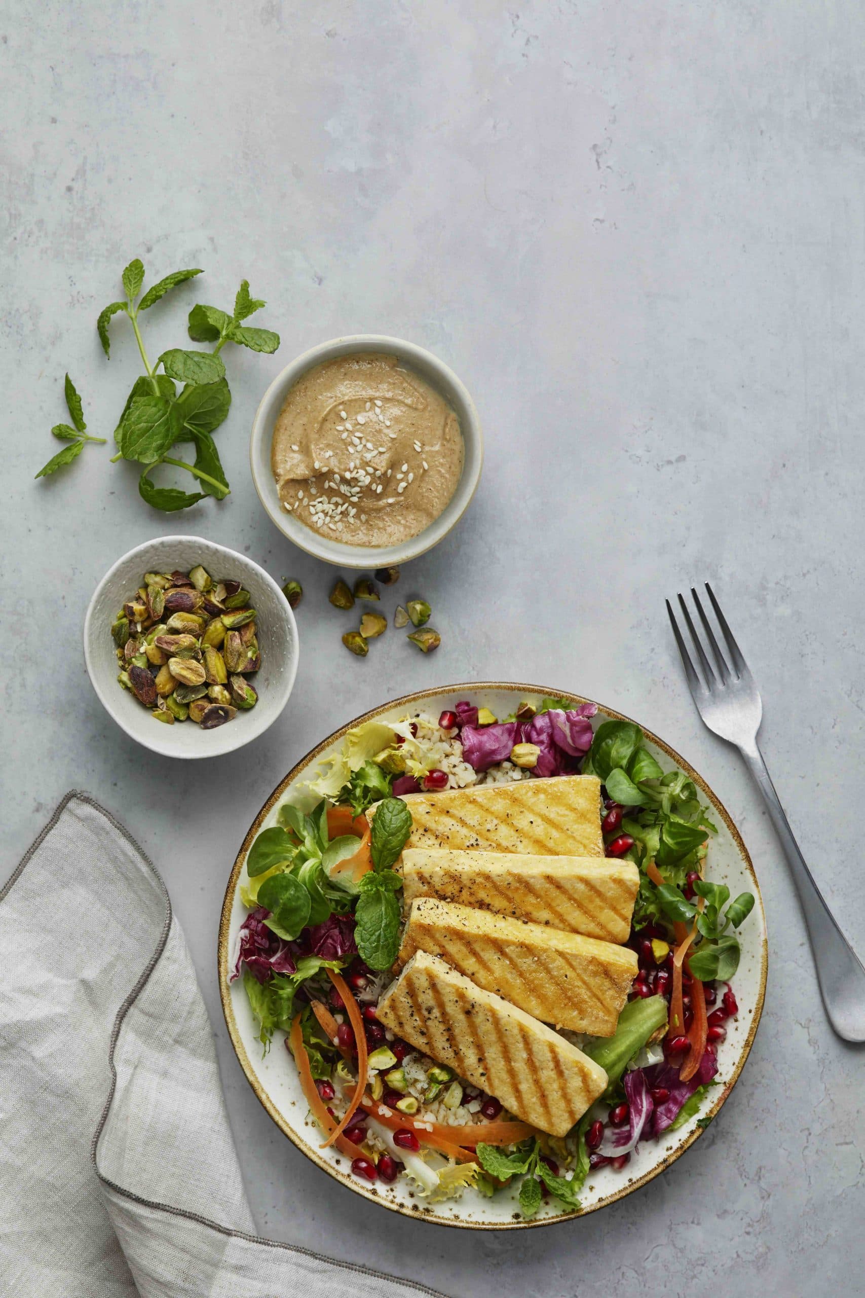 Sallad med apelsinmarinerad tofu