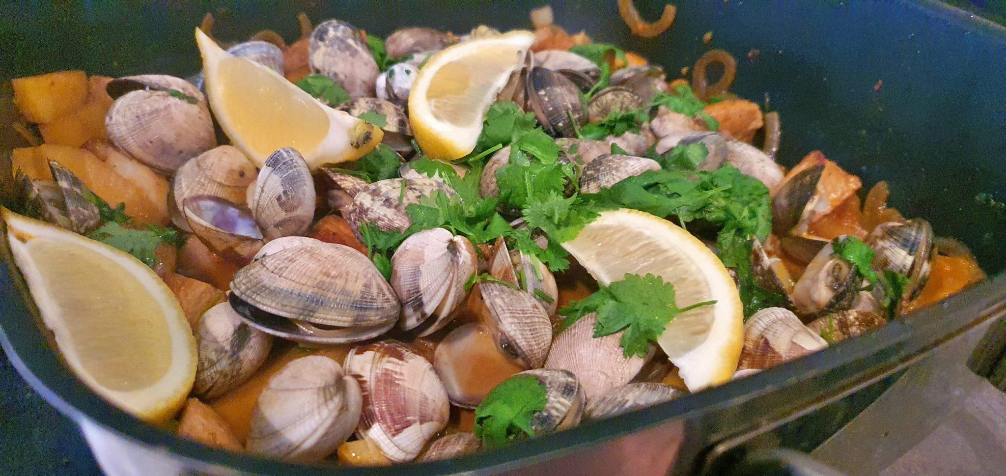 carne de porco à alentejana