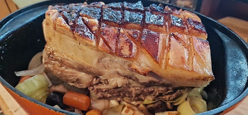 Magnus bayerska krustenbraten med ölsås