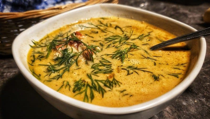 hummersoppa i tallrik