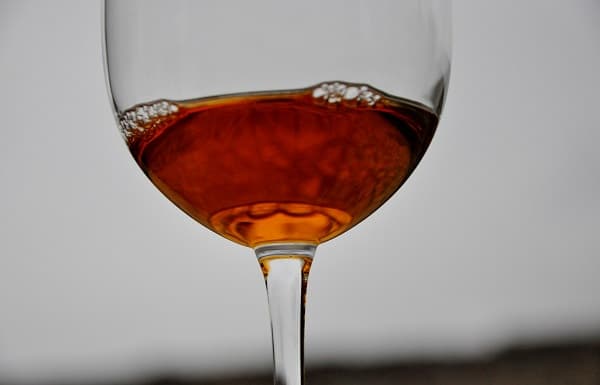 Barna Hedenhös upptäcker vin