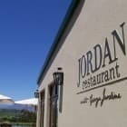 Örtig lammfilé med portvinssås och potatisterrin smaksatt med getost