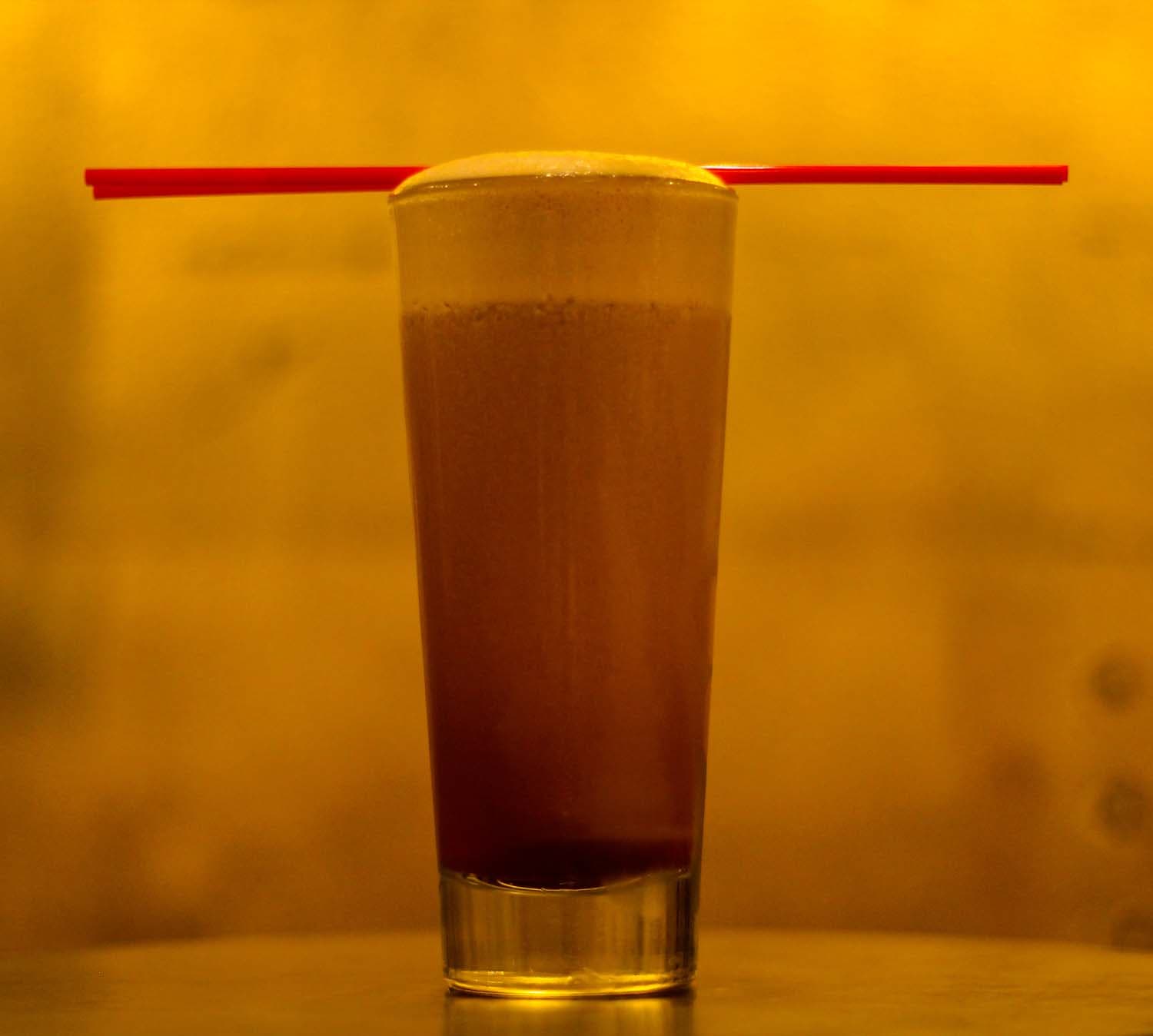 COCKTAILKALENDERN – Lucka 19 Christmas in Kentucky med bourbon, angostura och julmust