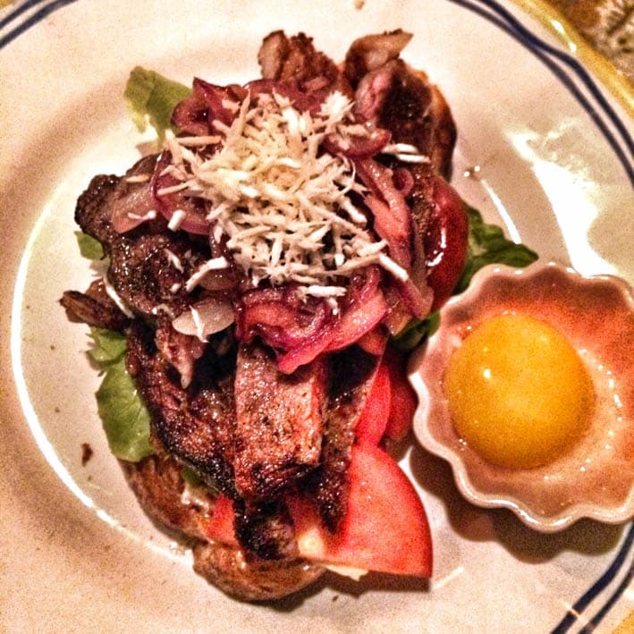 Fredagsmys med Bookmaker toast och rödtjut.