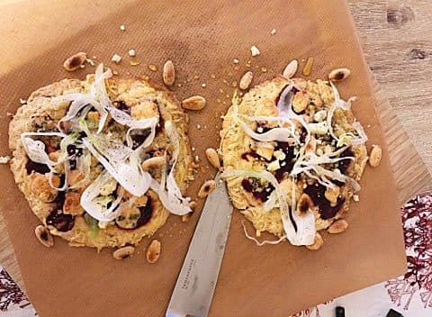 Snabb pizza med rödbetor, fänkål och mögelost