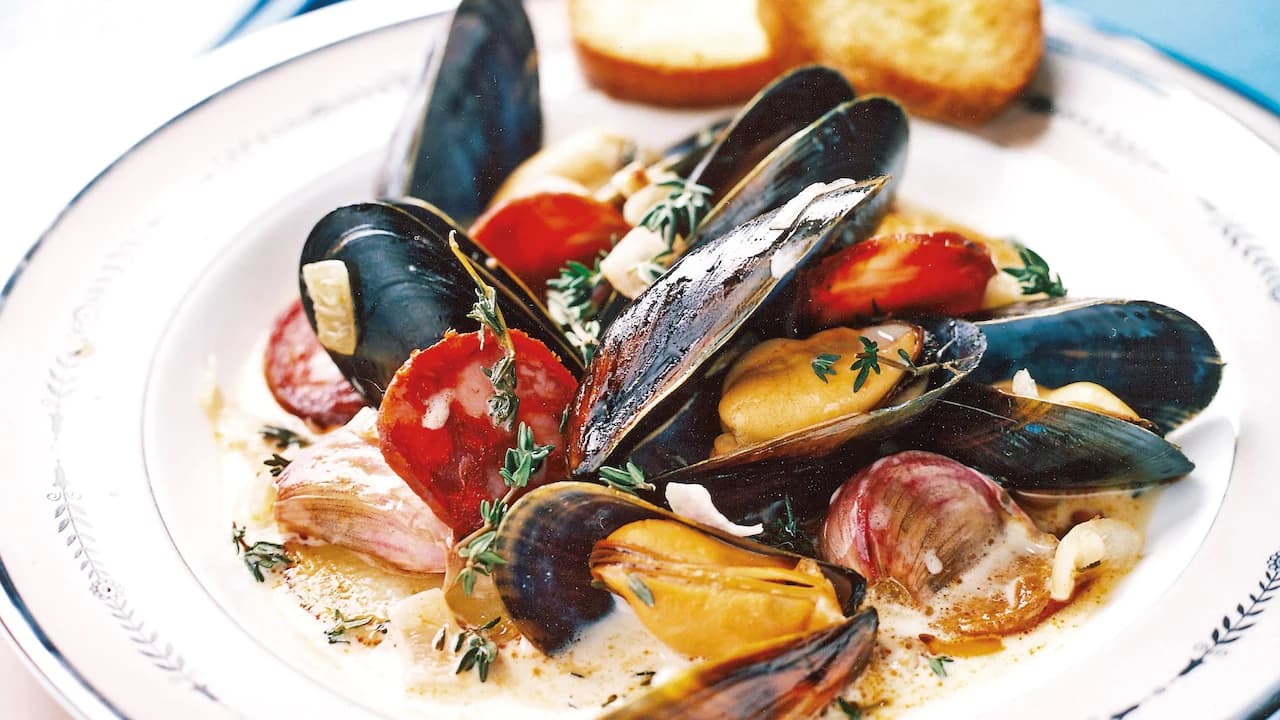 Blåmusselgryta med chorizo och potatis Fredrik Schelin