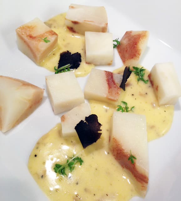 Bakad rotselleri med äggkräm och tryffel