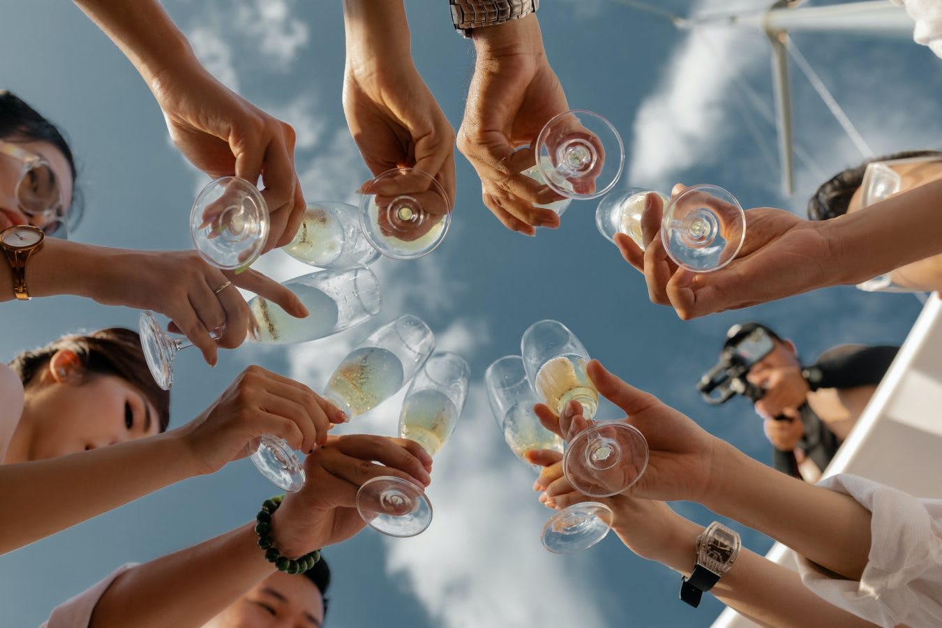 Skåla in internationella champagnedagen - DinVinguide
